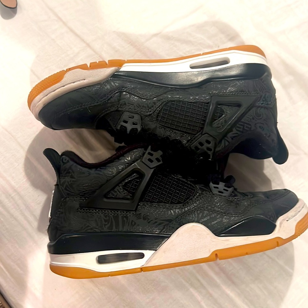 Jordan 4 black gum